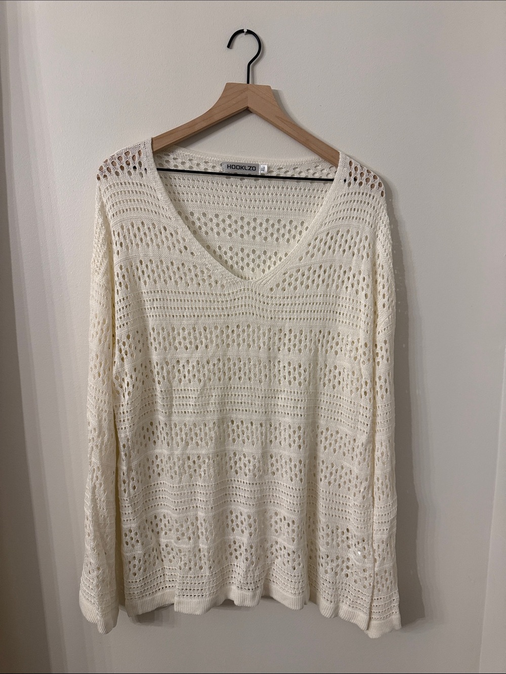 Women's Cream Crochet V‑Neck Lightweight Sweater